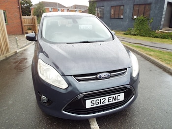 2012 (12) - 1.6 Titanium 5dr