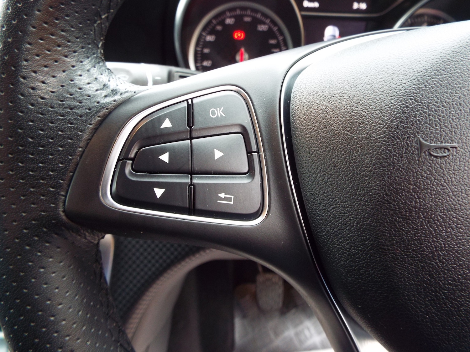 Used Mercedes-Benz A-Class 2017 for sale - 77508378: Photo 32