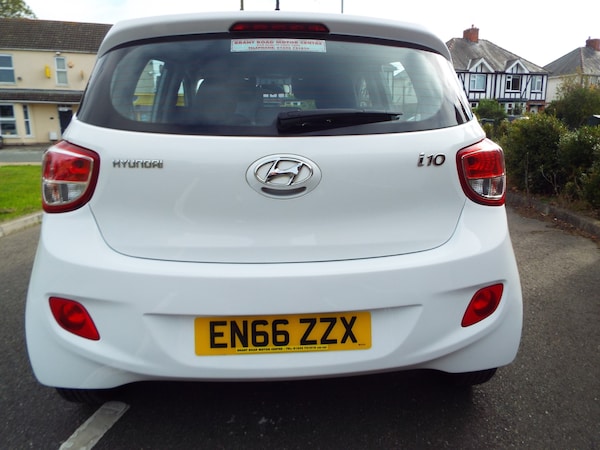 Used Hyundai i10 2016 for sale - 76157648: Photo 14