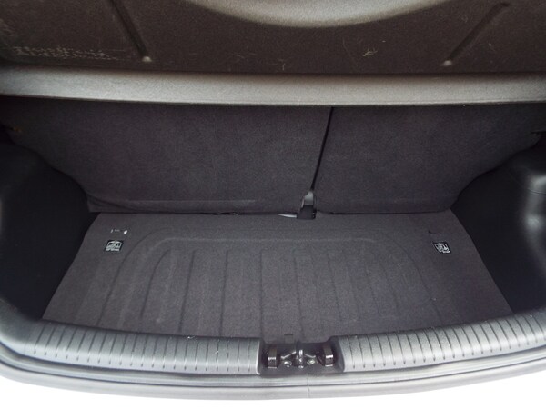 Used Hyundai i10 2016 for sale - 76157648: Photo 15