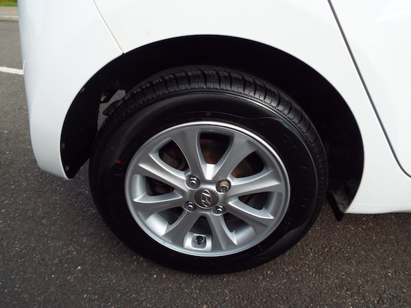 Used Hyundai i10 2016 for sale - 76157648: Photo 19