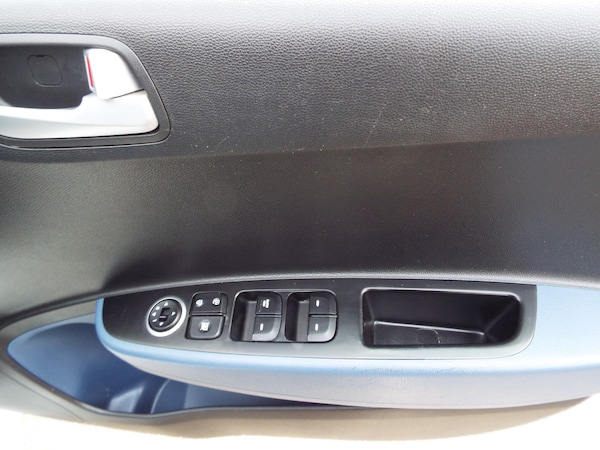 Used Hyundai i10 2016 for sale - 76157648: Photo 23