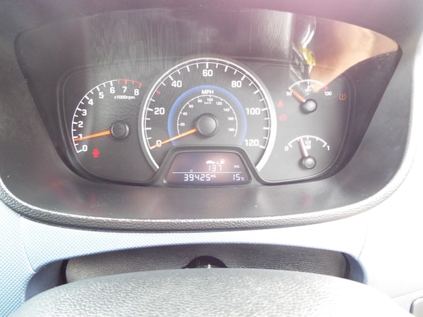 Used Hyundai i10 2016 for sale - 76157648: Photo 32