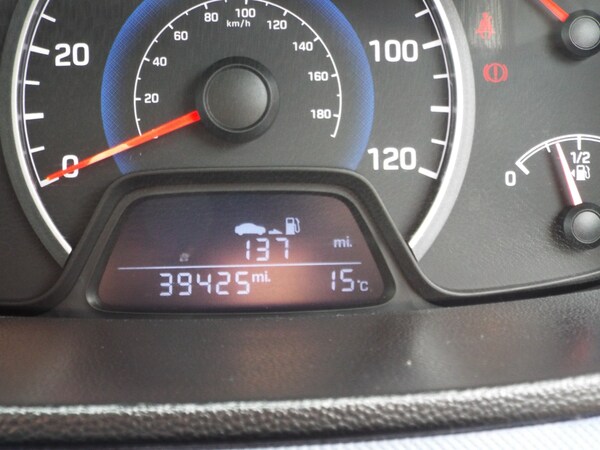 Used Hyundai i10 2016 for sale - 76157648: Photo 33