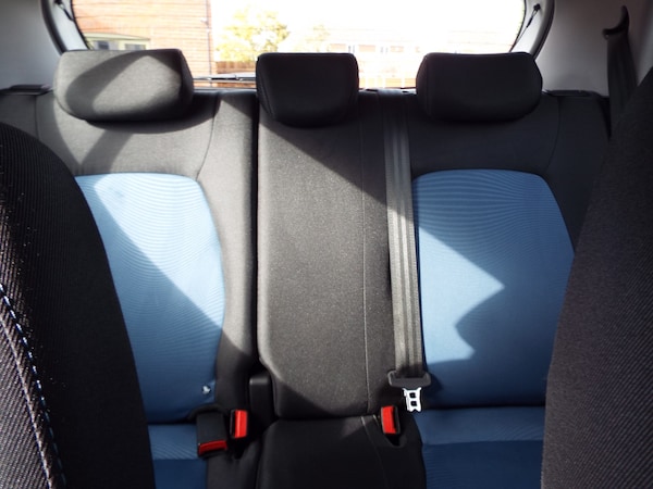 Used Hyundai i10 2016 for sale - 76157648: Photo 38