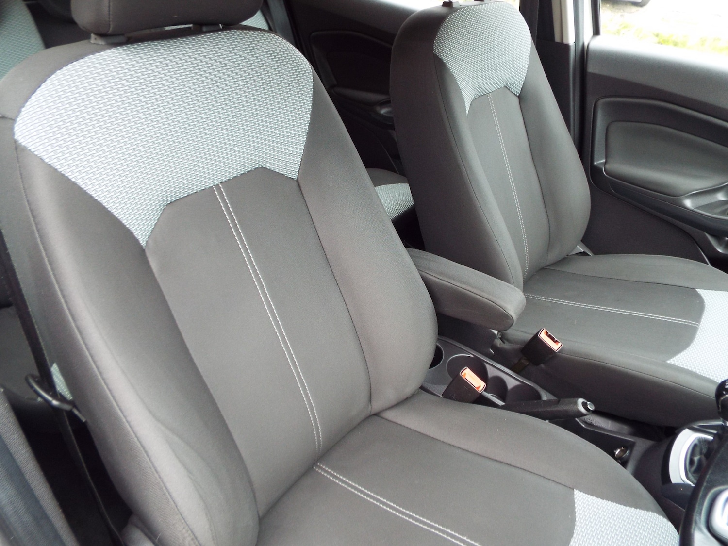 Used Ford Ecosport 2016 for sale - 76157752: Photo 24