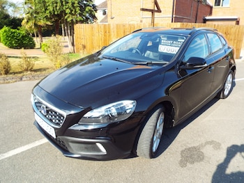 Used Volvo V40 2015 for sale - 79319921: Photo
