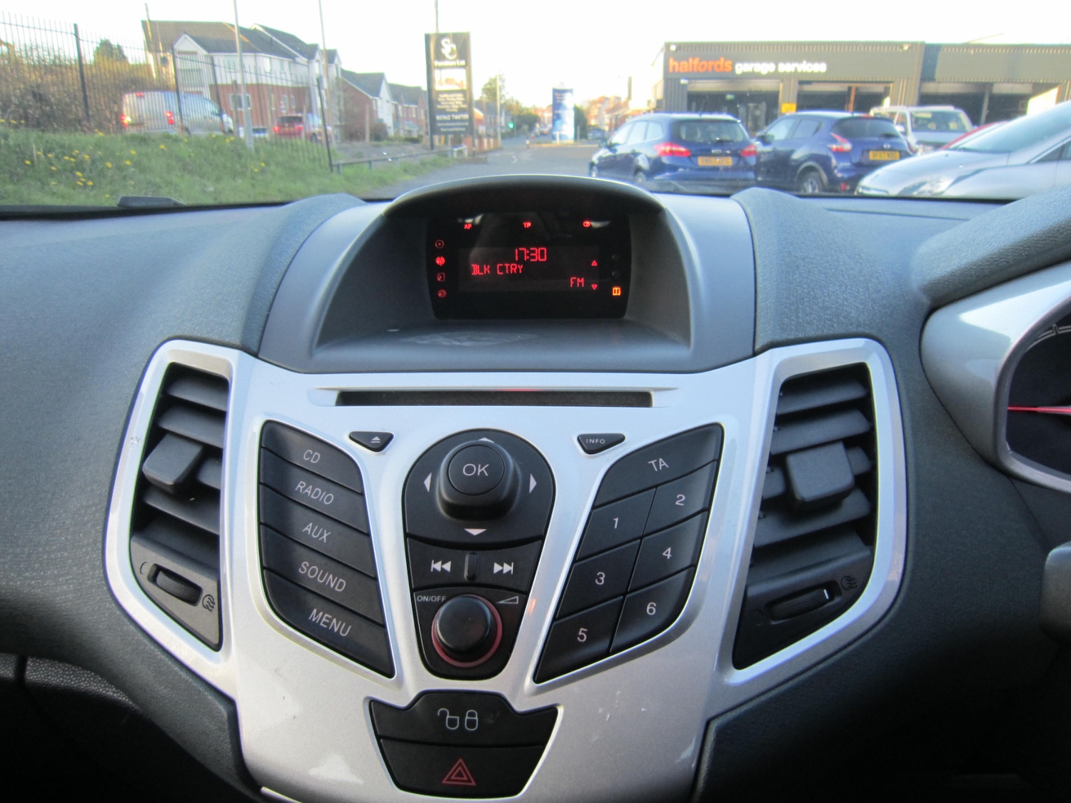 Used Ford Fiesta 2011 for sale - 77920847: Photo 14