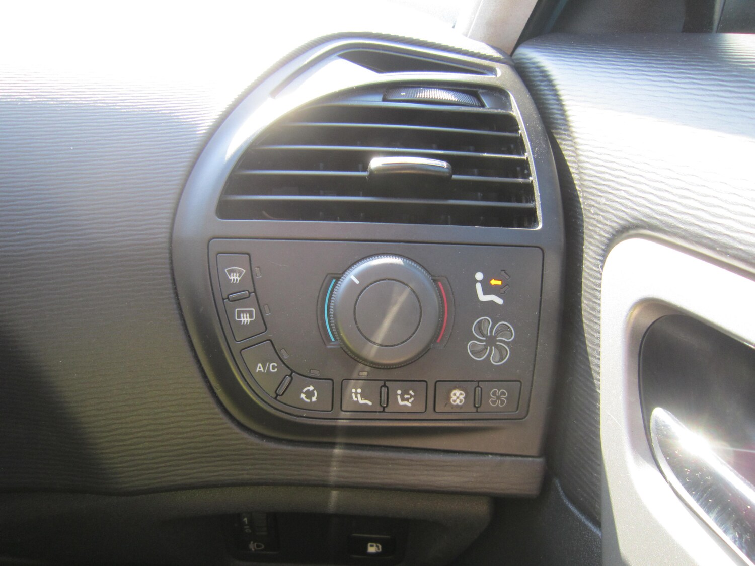 Used Citroen C4 Picasso 2010 for sale - 77961764: Photo 14