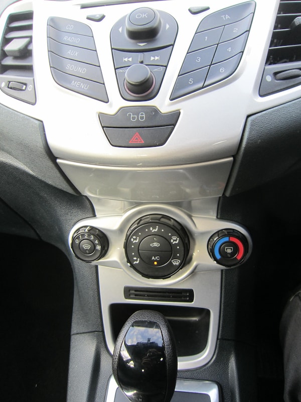 Used Ford Fiesta 2009 for sale - 76130924: Photo 13