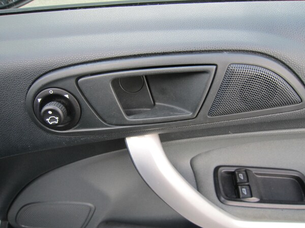 Used Ford Fiesta 2009 for sale - 76130924: Photo 18