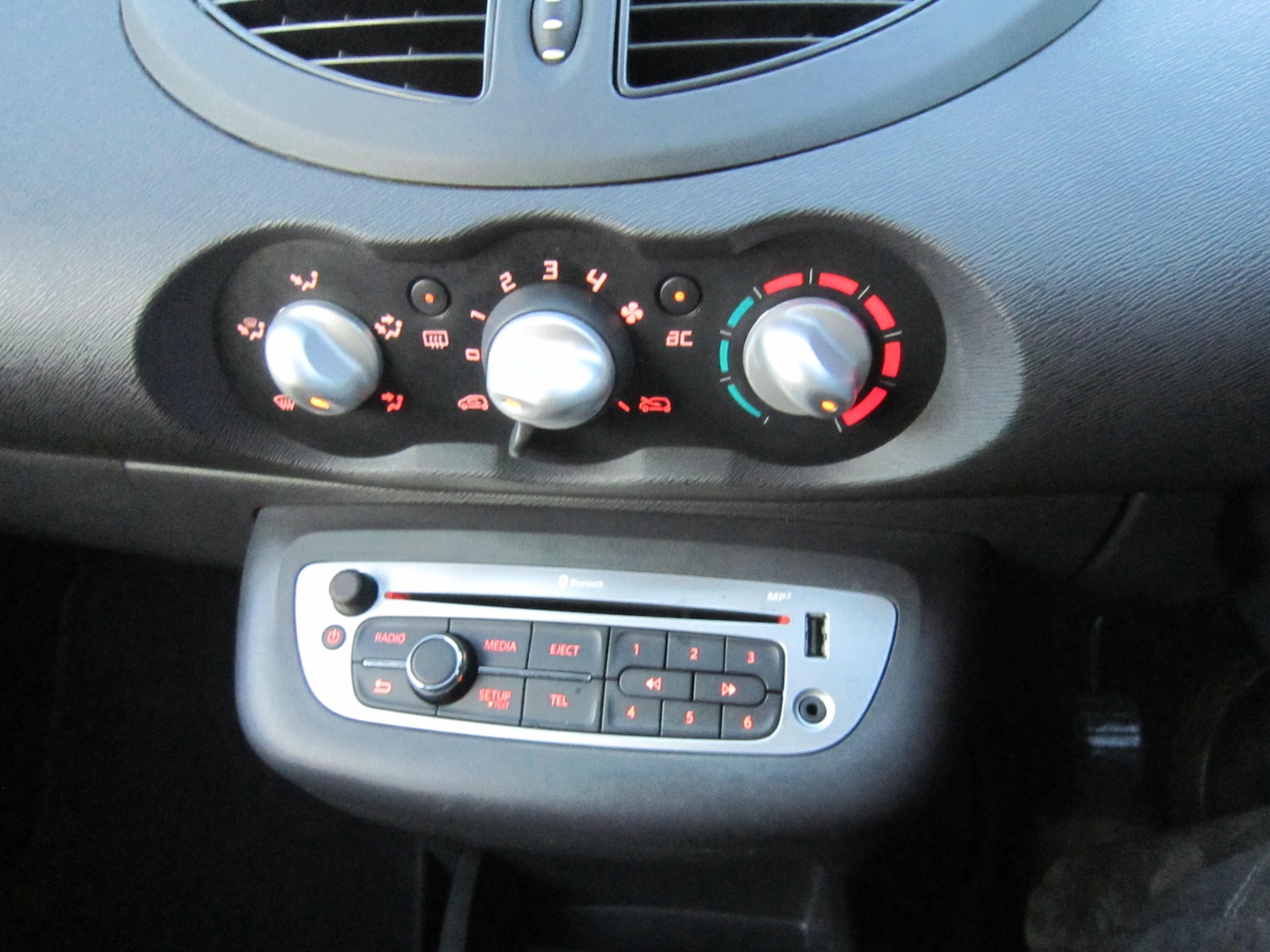 Used Renault Twingo 2013 for sale - 76652774: Photo 13