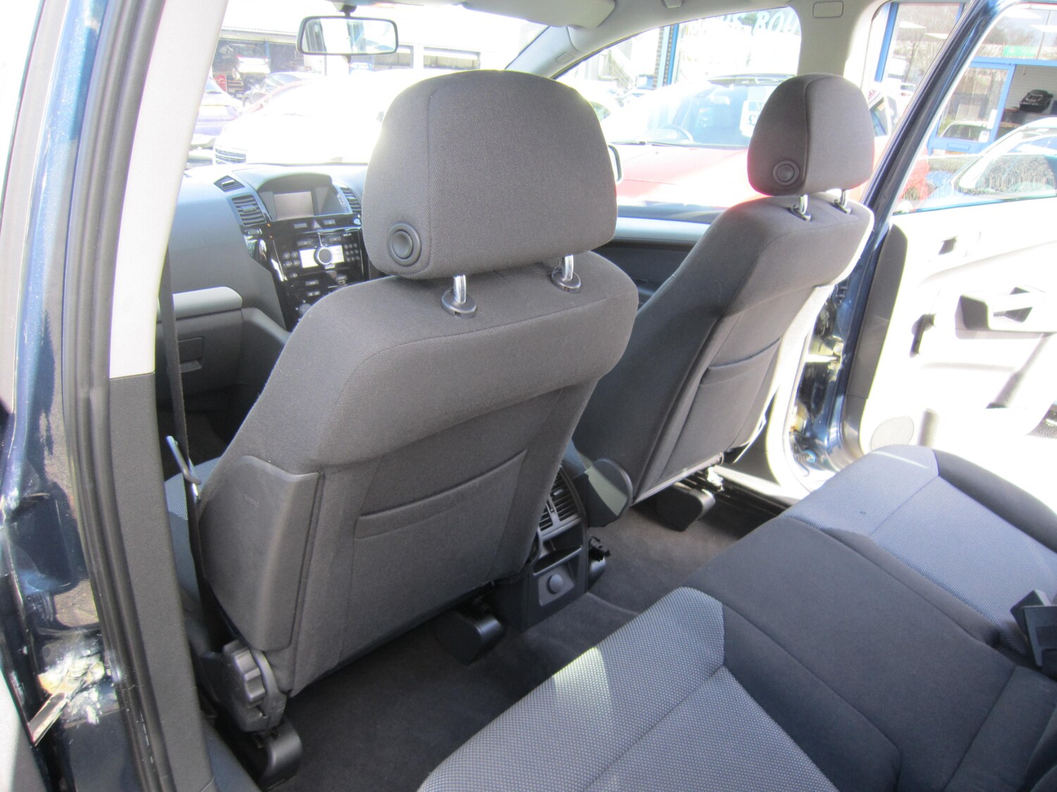 Used Vauxhall Zafira 2010 for sale - 77889152: Photo 24