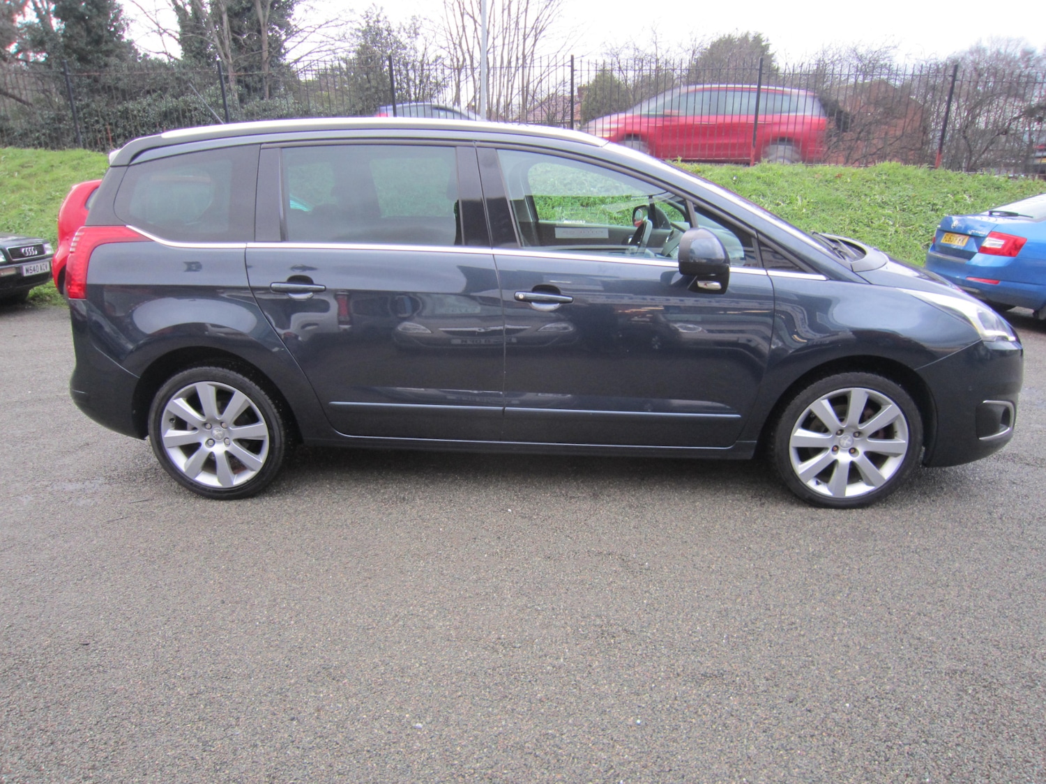 Used Peugeot 5008 2014 for sale - 77186411: Photo 9