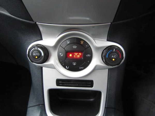 Used Ford Fiesta 2012 for sale - 72853550: Photo 11
