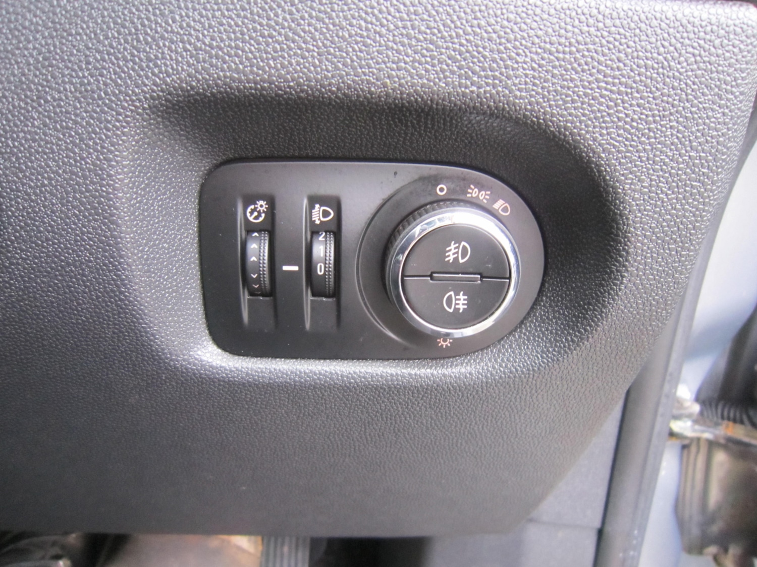 Used Vauxhall Corsa 2013 for sale - 77616811: Photo 16