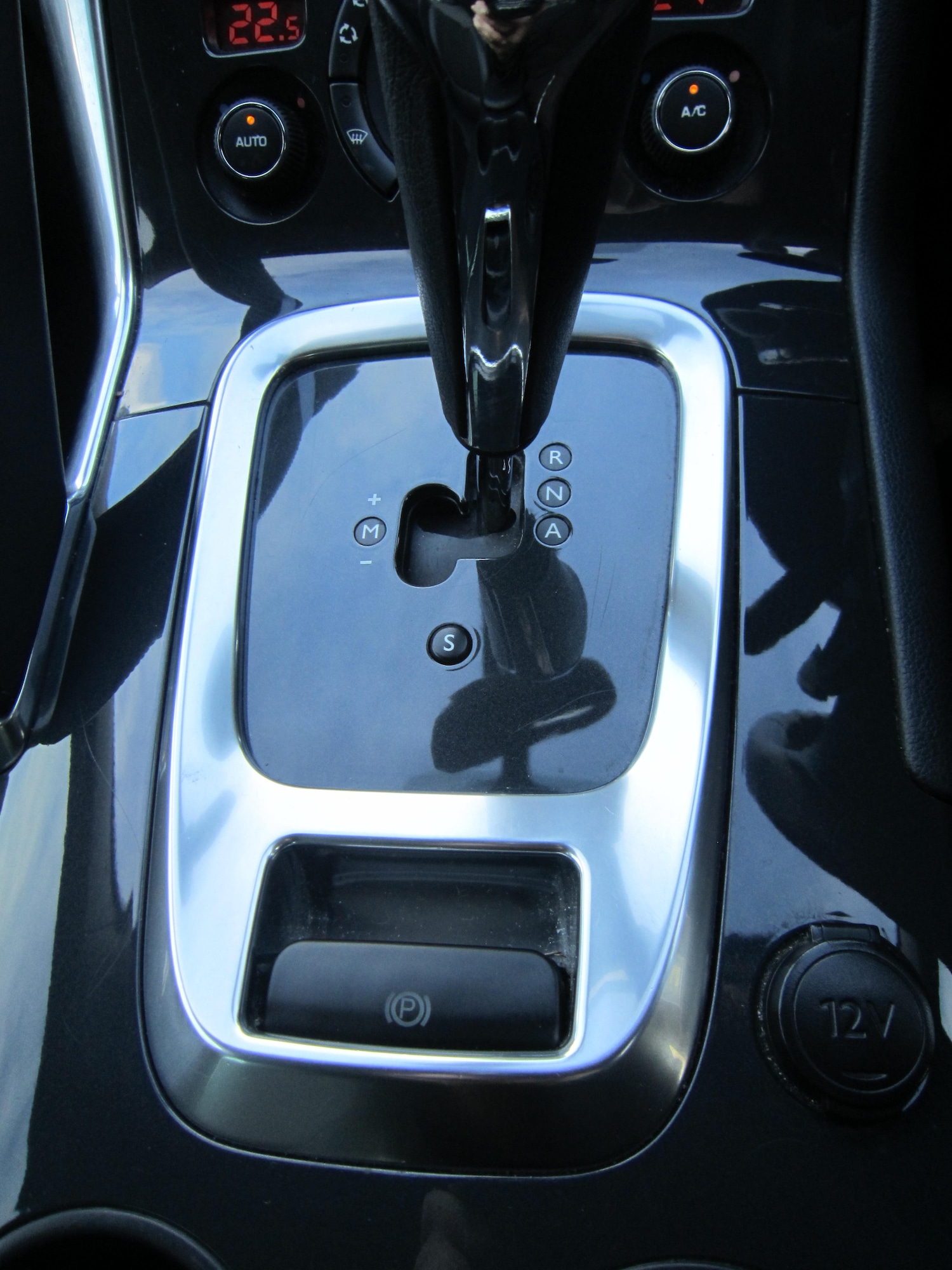 Used Peugeot 3008 2015 for sale - 76682384: Photo 14