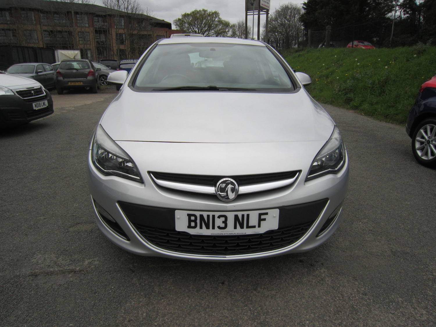 Used Vauxhall Astra 2013 for sale - 78093761: Photo 2