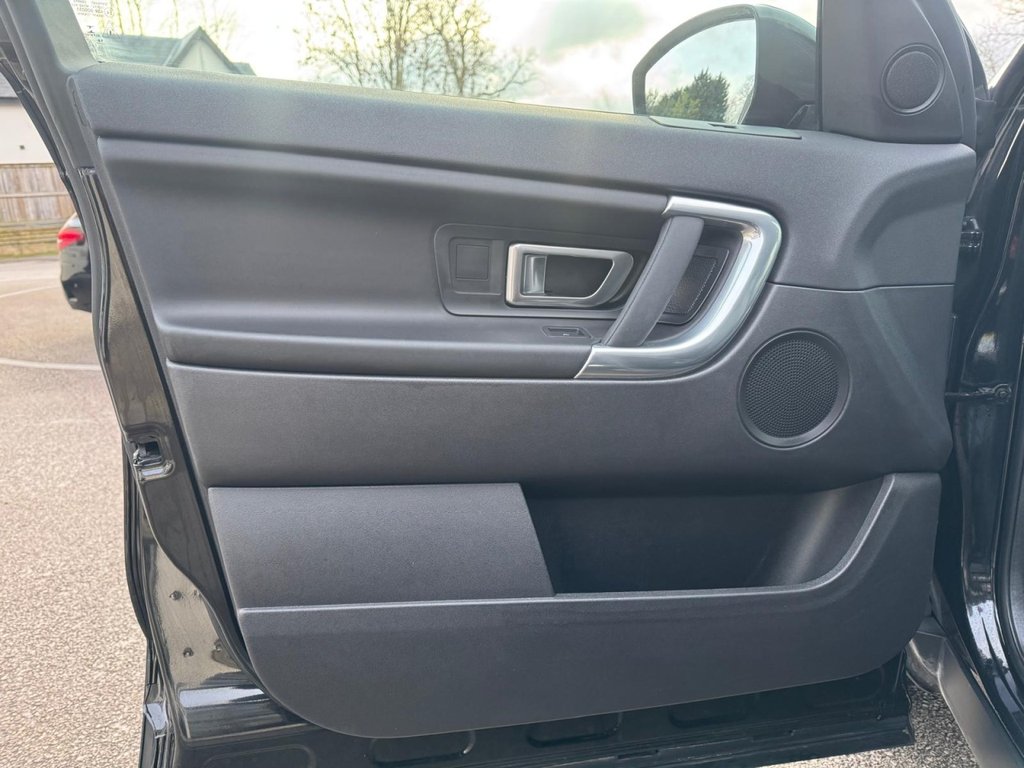 Used Land Rover Discovery Sport 2015 for sale - 77355821: Photo 24