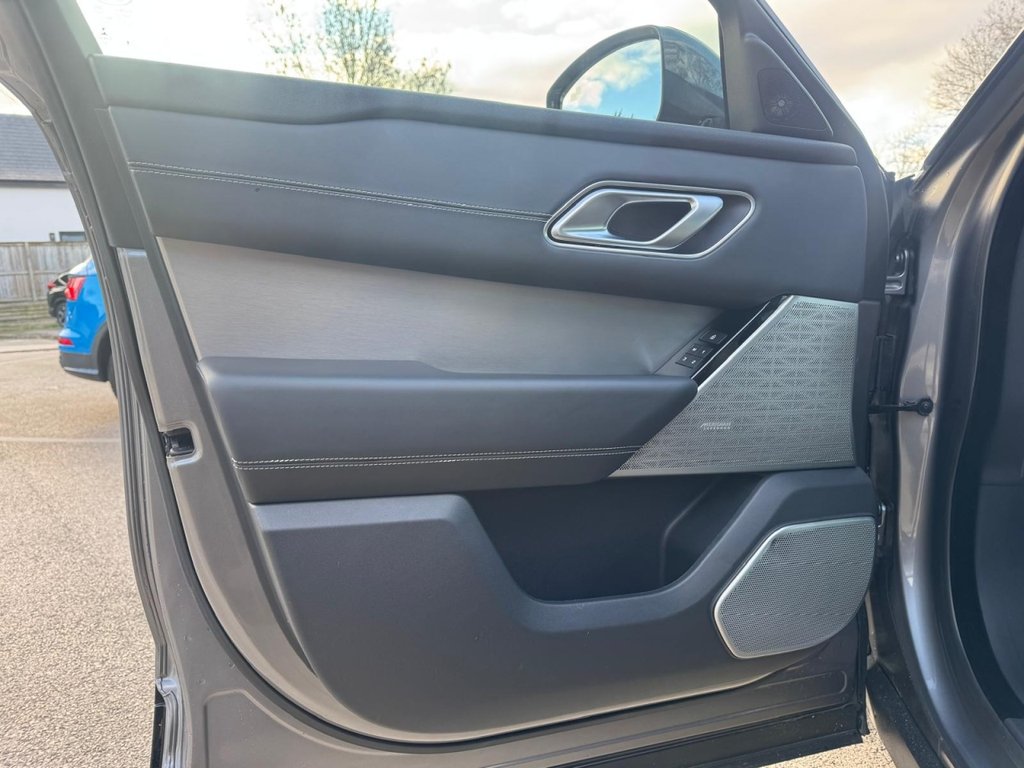 Used Land Rover Range Rover Velar 2021 for sale - 76986209: Photo 28