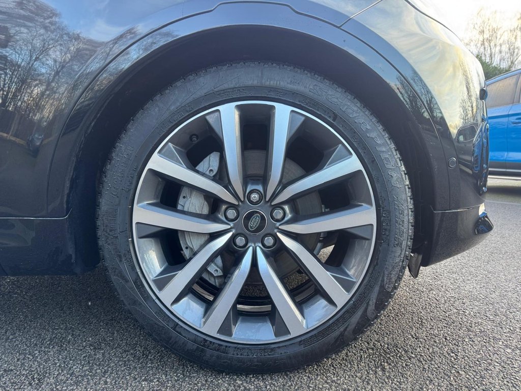 Used Land Rover Discovery 2023 for sale - 77188302: Photo 15