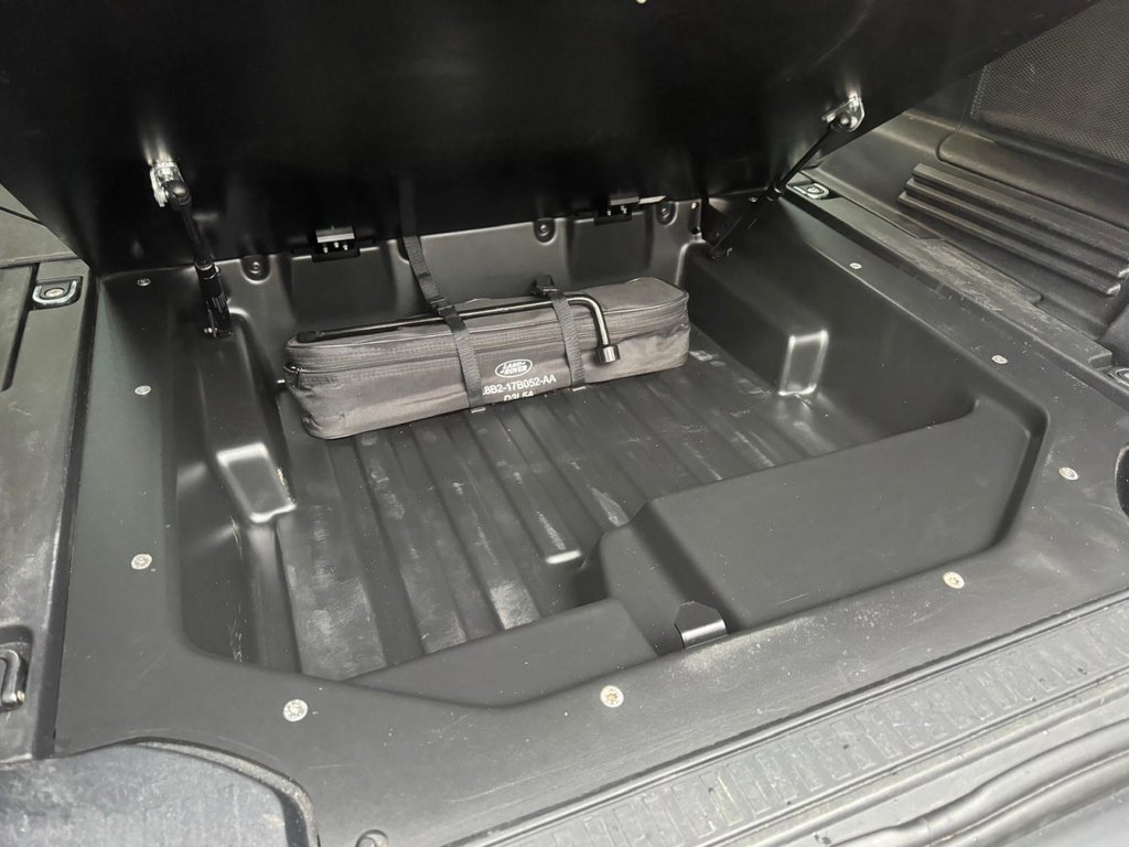 Used Land Rover Defender 2021 for sale - 77463826: Photo 31