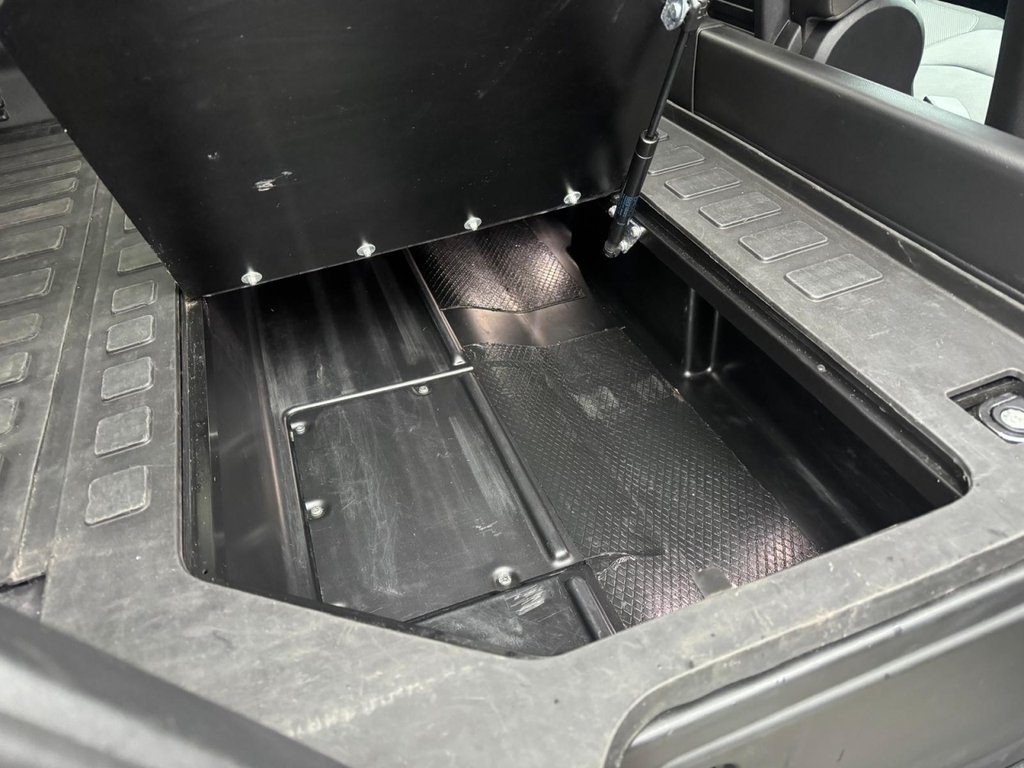 Used Land Rover Defender 2021 for sale - 77463826: Photo 33