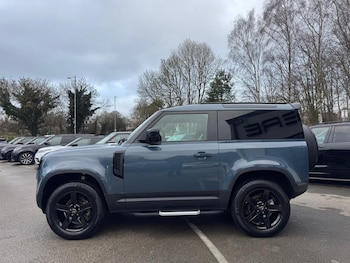 Used Land Rover Defender 2022 for sale - 77139864: Photo