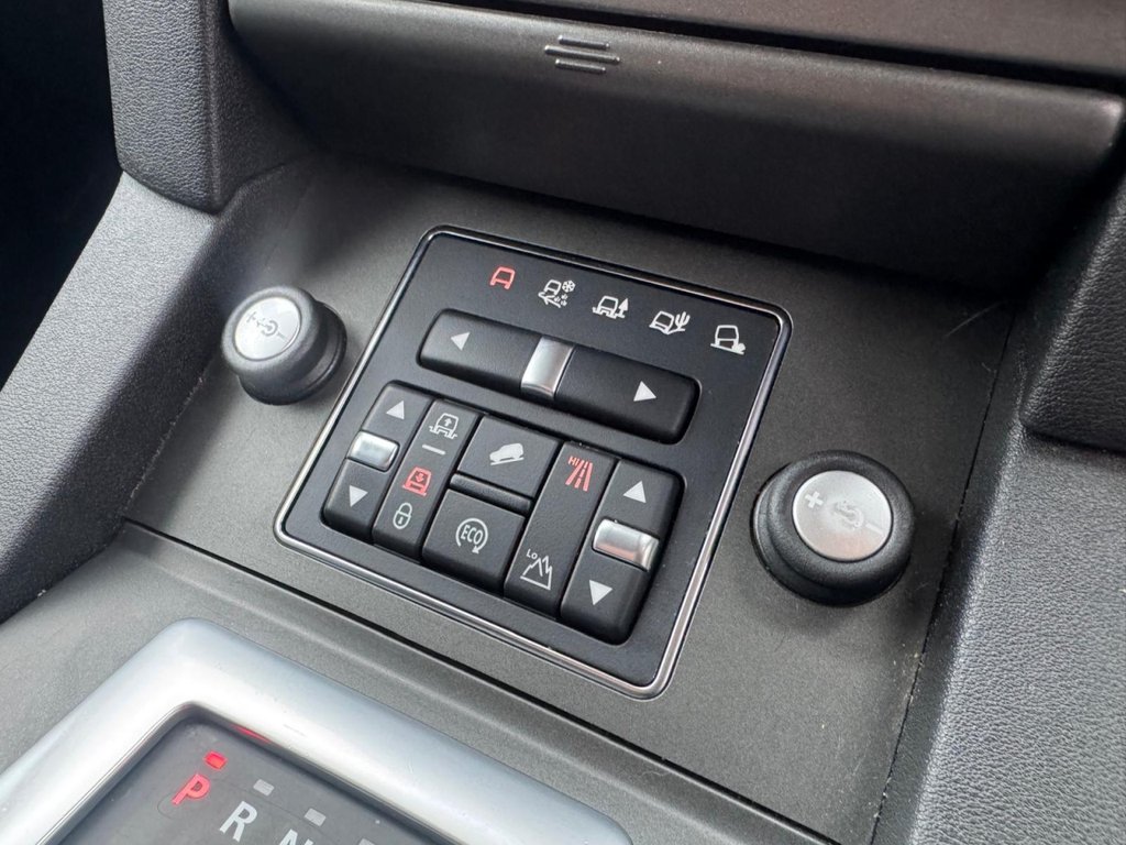 Used Land Rover Discovery 4 2015 for sale - 76417371: Photo 24