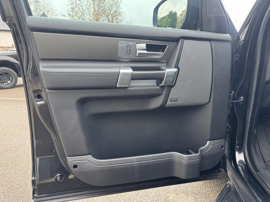 Used Land Rover Discovery 4 2015 for sale - 76417371: Photo 31