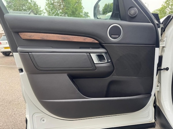 Used Land Rover Discovery 2017 for sale - 74866822: Photo 38