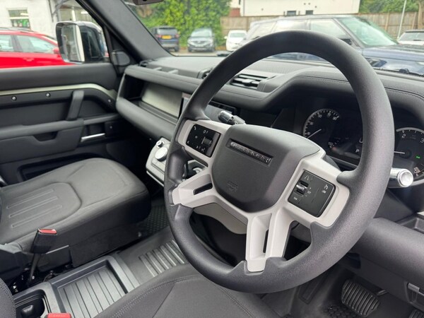 Used Land Rover Defender 2021 for sale - 75275209: Photo 19