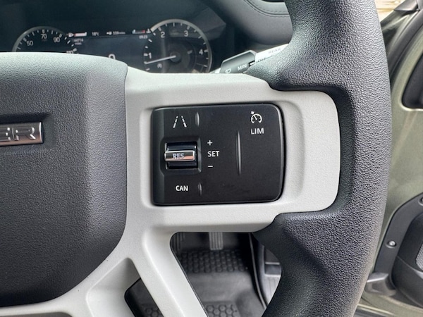 Used Land Rover Defender 2021 for sale - 75275209: Photo 22