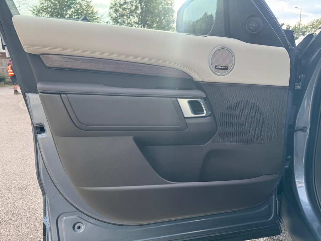 Used Land Rover Discovery 2019 for sale - 76080960: Photo 32