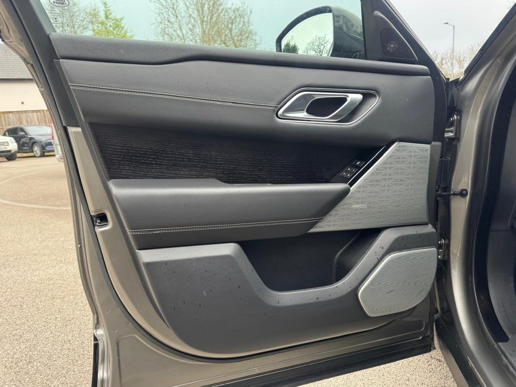 Used Land Rover Range Rover Velar 2018 for sale - 78213038: Photo 31