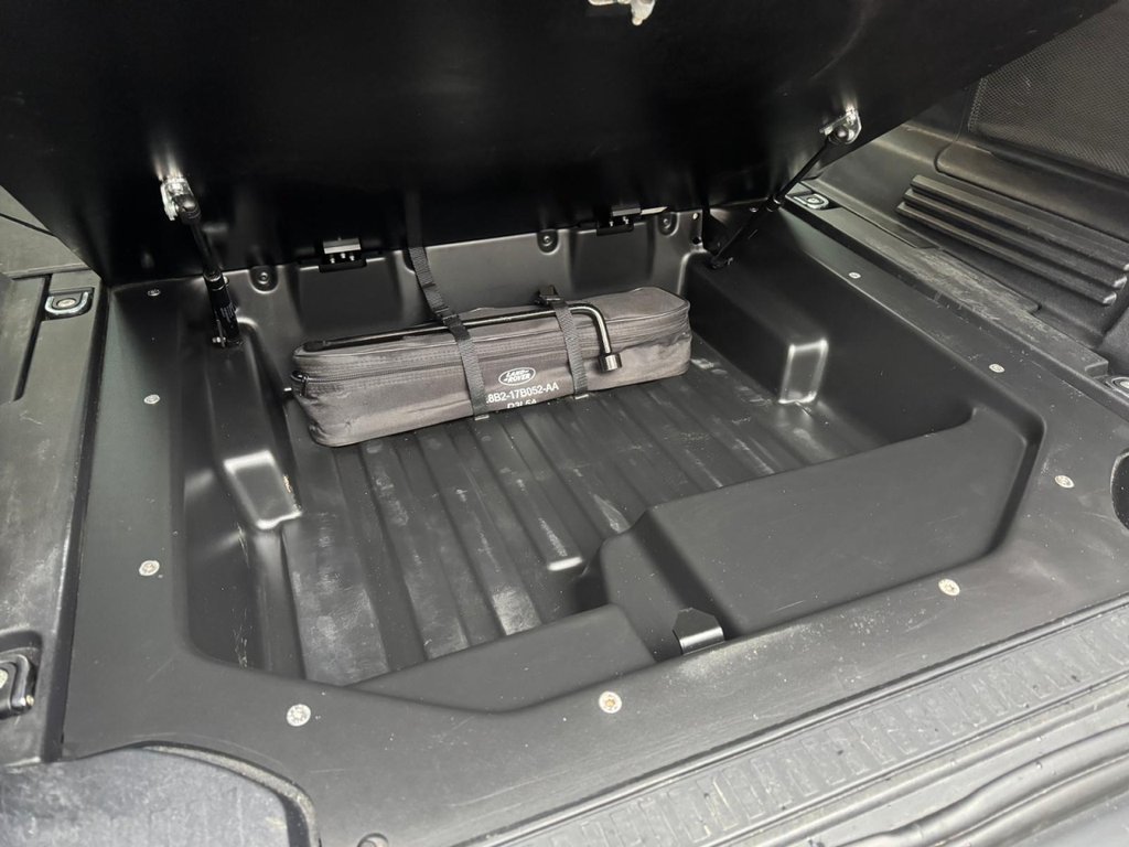 Used Land Rover Defender 2021 for sale - 77806341: Photo 32