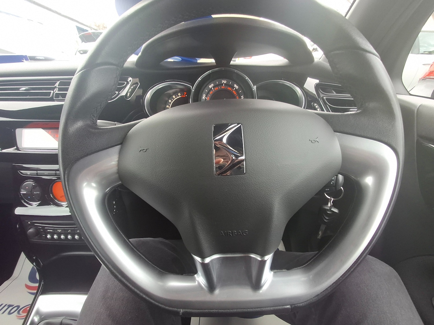 Used Citroen DS3 2015 for sale - 76450407: Photo 13