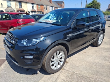 Used Land Rover Discovery Sport 2017 for sale - 79216116: Photo