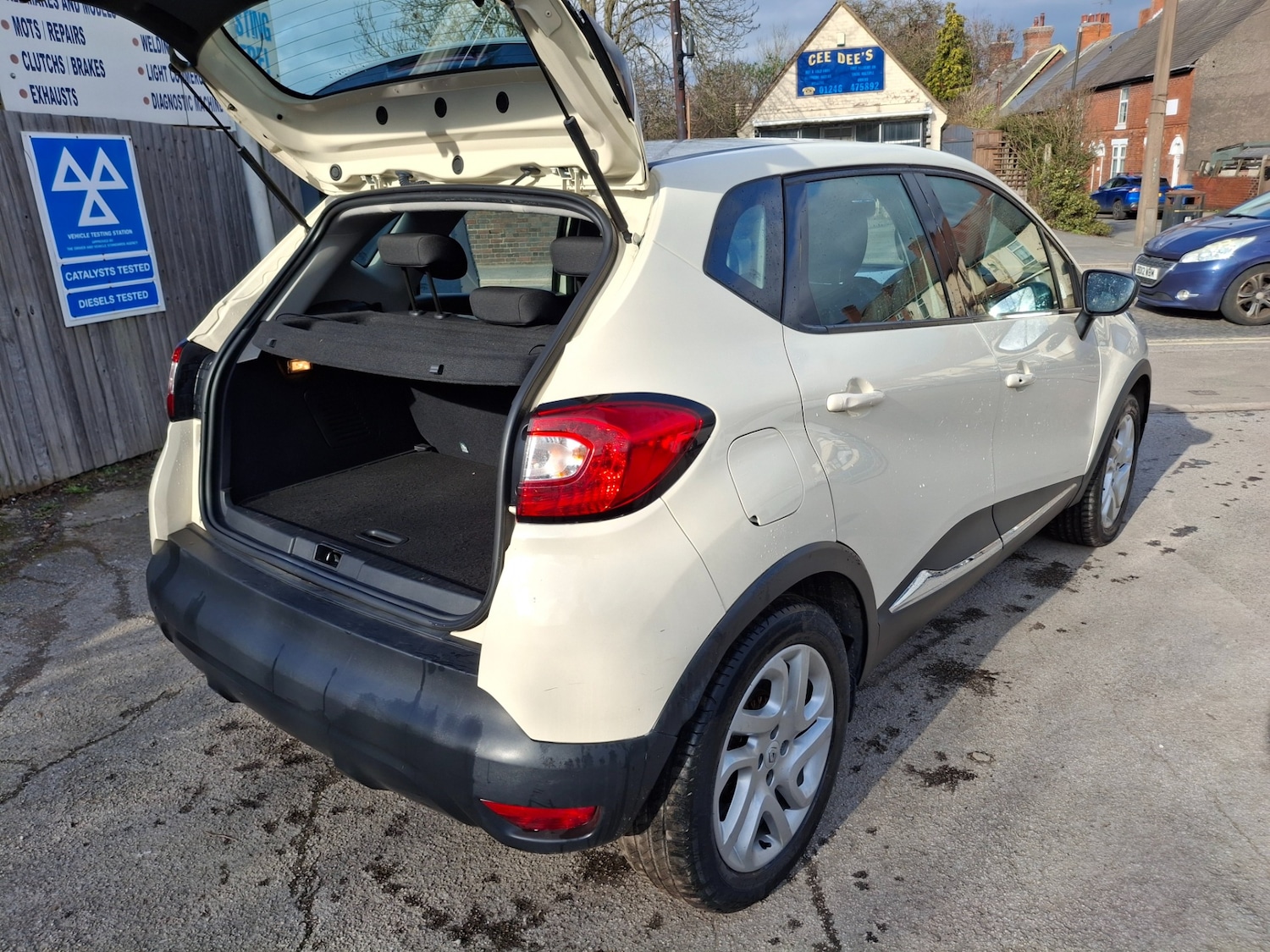 Used Renault Captur 2016 for sale - 77605475: Photo 8