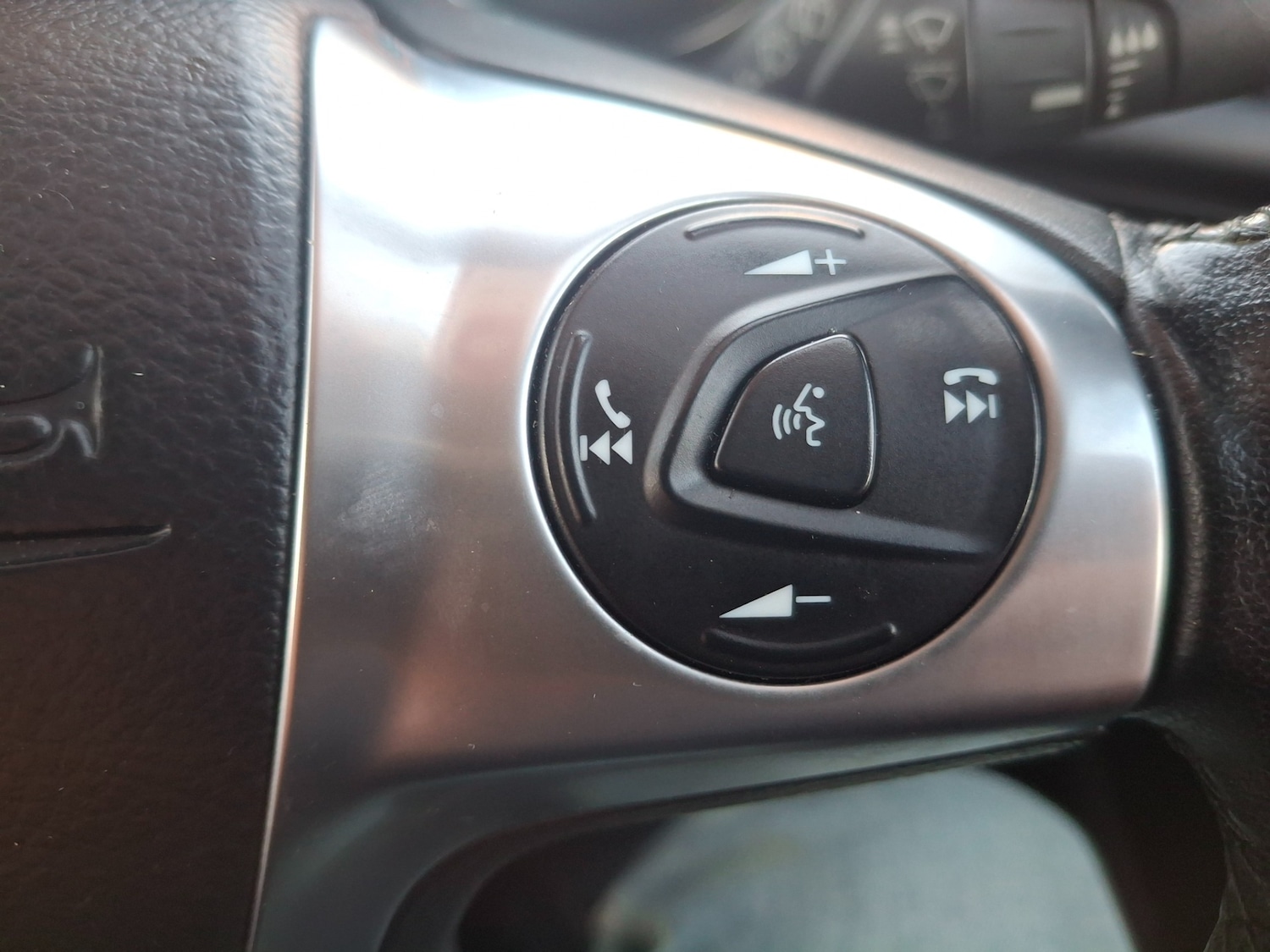 Used Ford Kuga 2015 for sale - 76958575: Photo 15