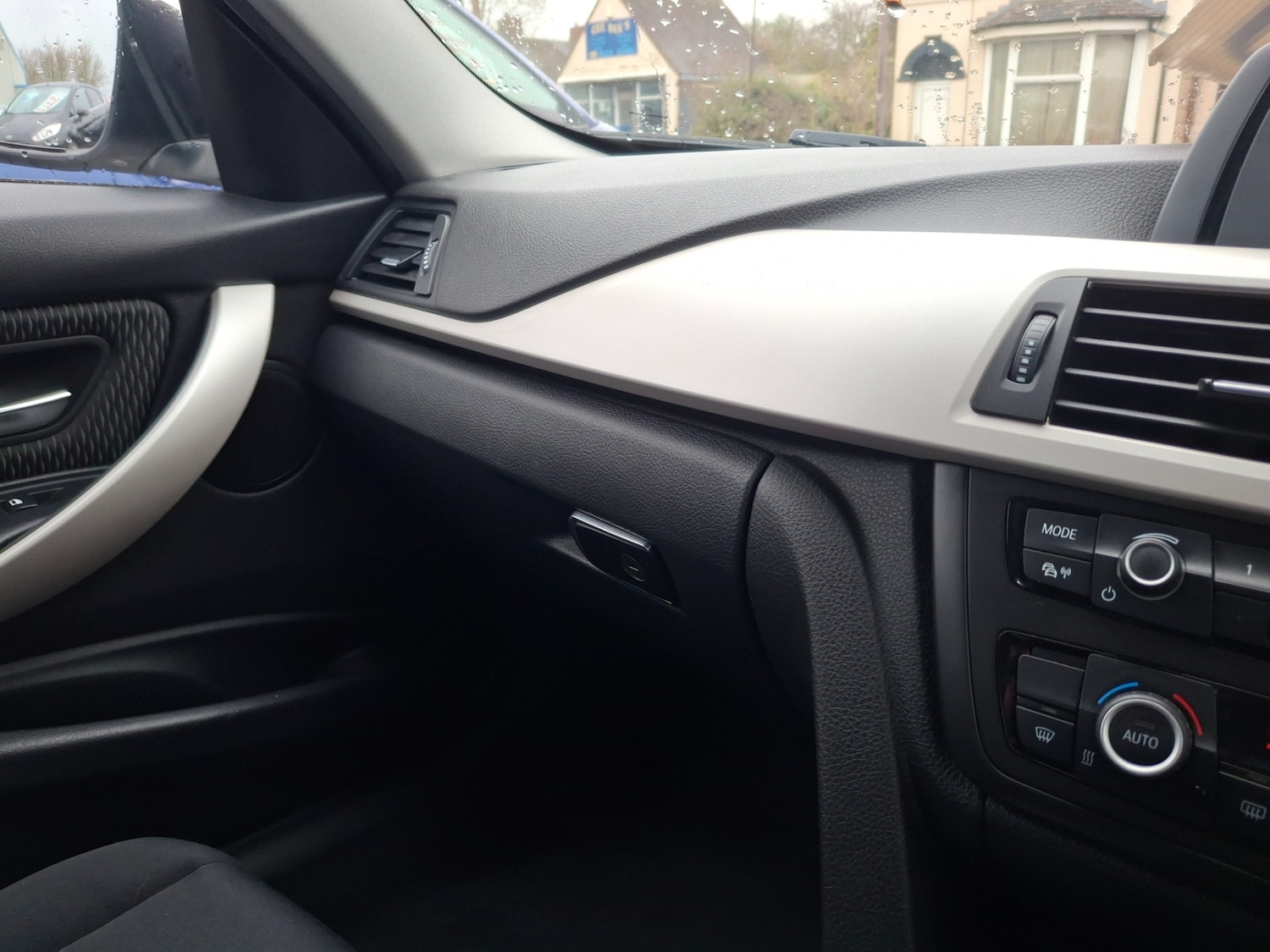 Used BMW 3 Series 2014 for sale - 77323478: Photo 23