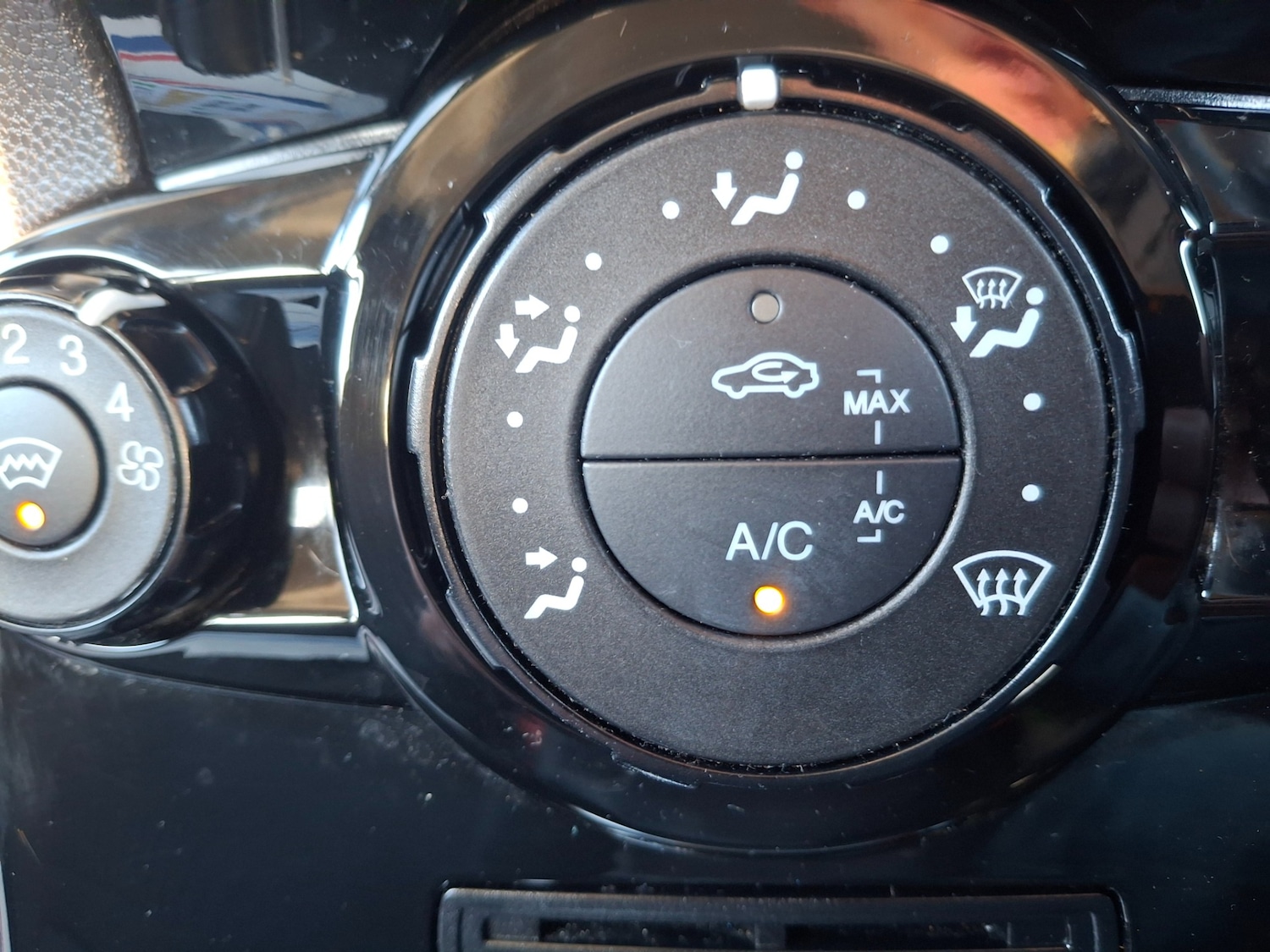 Used Ford Fiesta 2015 for sale - 77114263: Photo 16