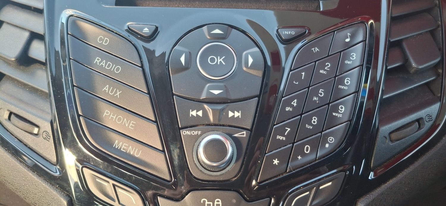 Used Ford Fiesta 2016 for sale - 75761607: Photo 16