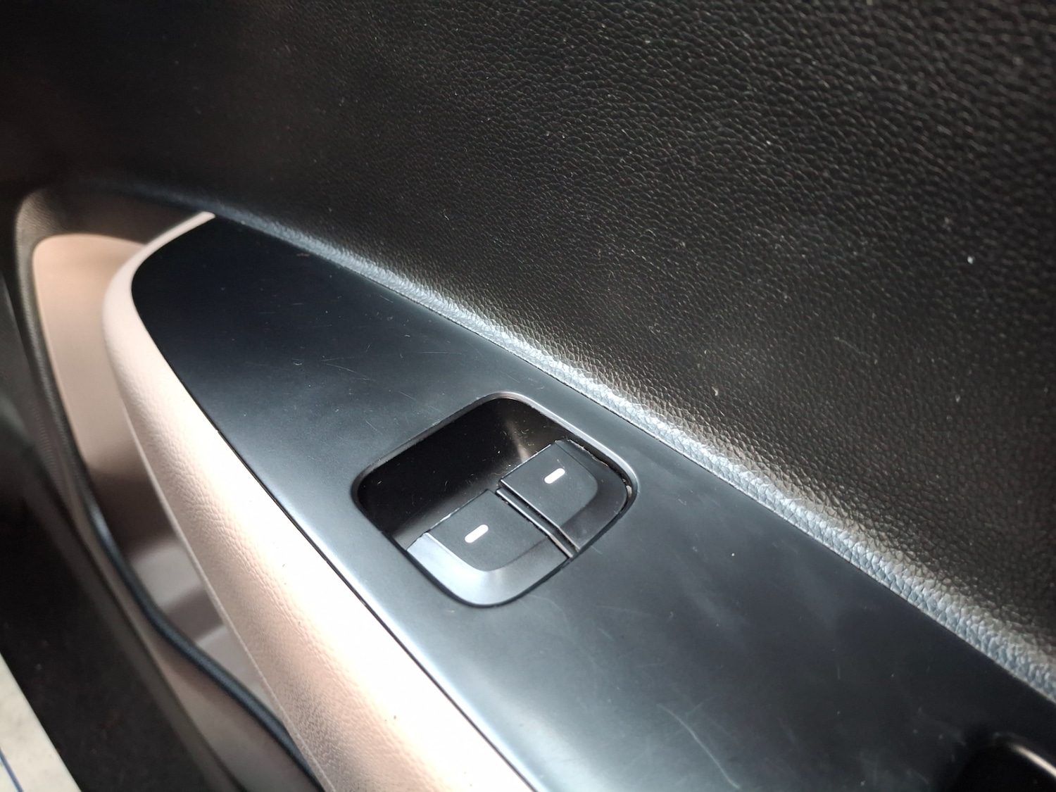 Used Hyundai i10 2015 for sale - 76694389: Photo 14