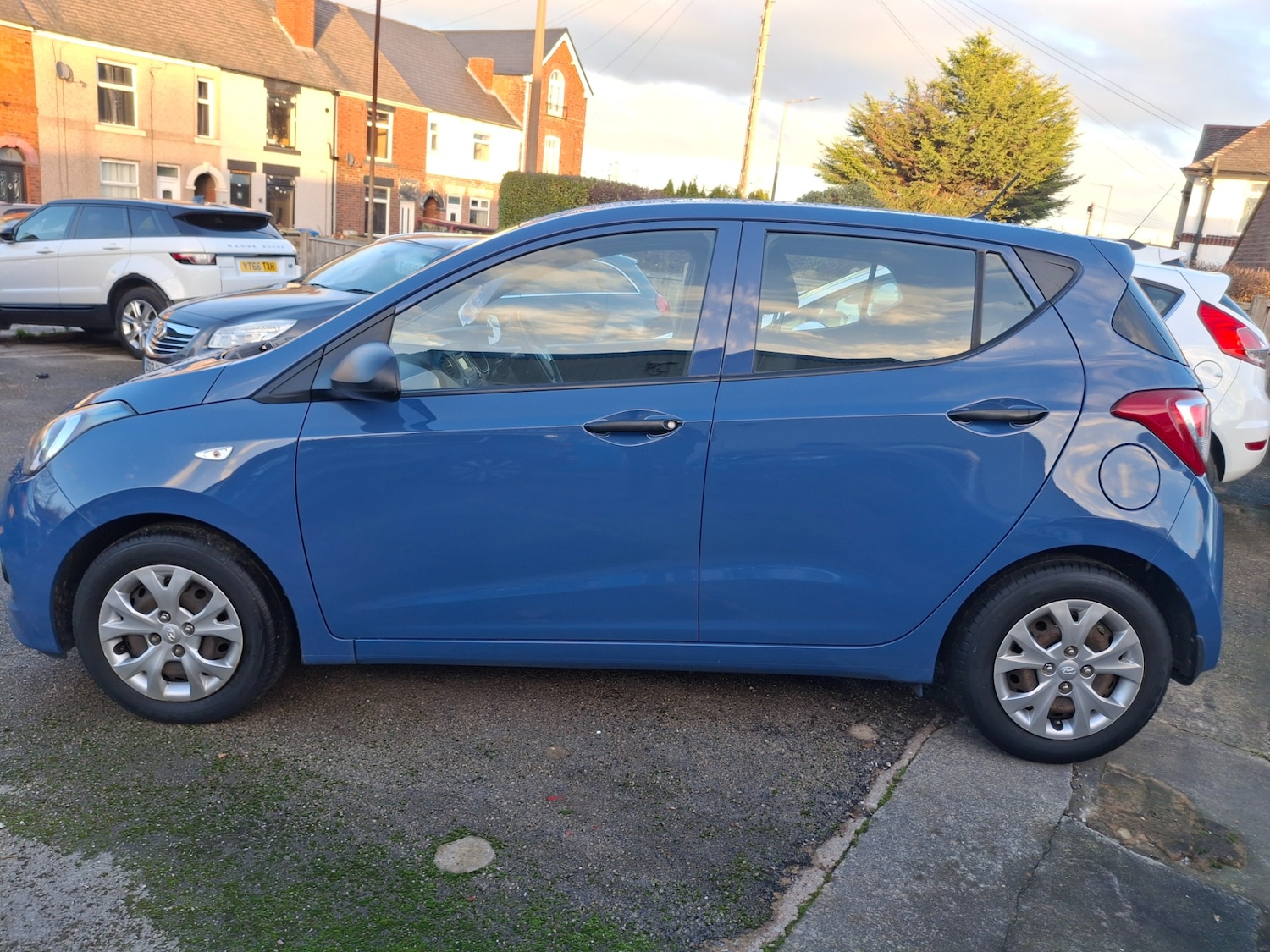 Used Hyundai i10 2015 for sale - 76694389: Photo 5