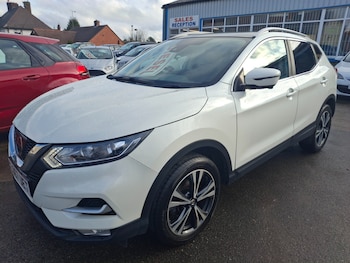 Used Nissan Qashqai 2017 for sale - 77393399: Photo