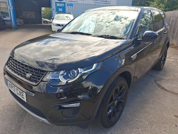 Used Land Rover Discovery Sport 2017 for sale - 78789877: Photo