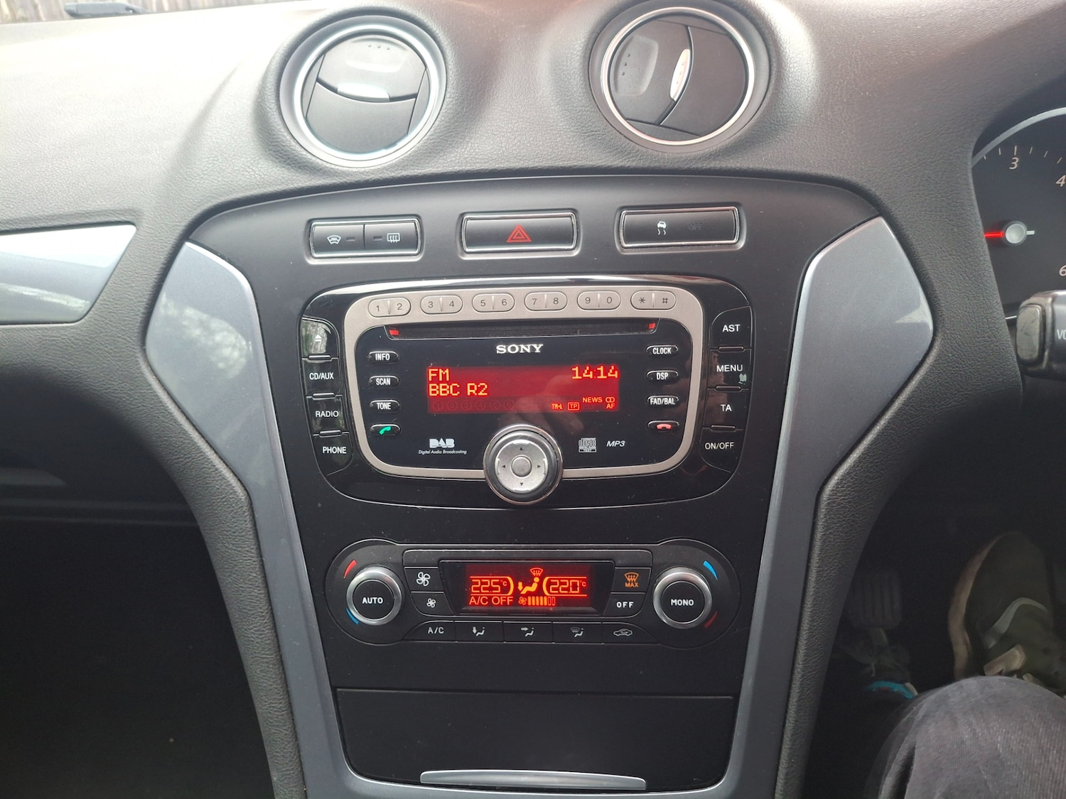 Used Ford Mondeo 2011 for sale - 77502906: Photo 15