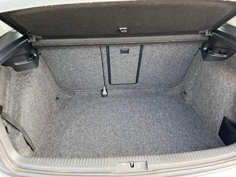 Used Volkswagen Golf 2010 for sale - 77819699: Photo 8