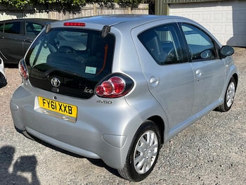 Used Toyota AYGO 2011 for sale - 77975897: Photo